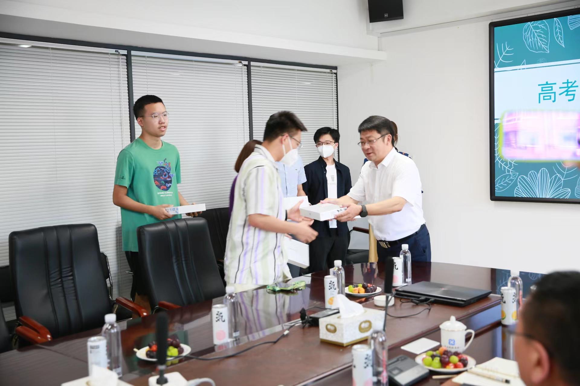 Z6��������ʱ���й������ٷ���վ